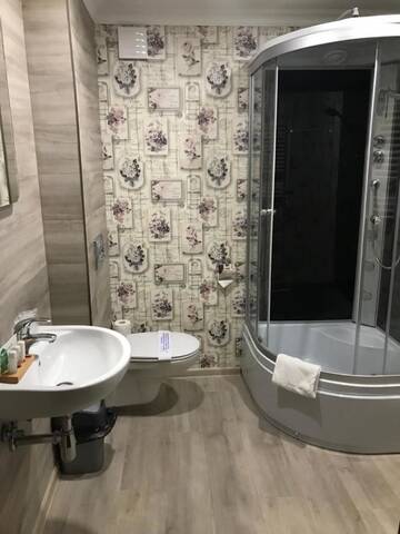 Фото номера Двухместный номер с 1 кроватью Отель Hotel Restauracja Willa Radwan г. Aleksandrów Kujawski 3