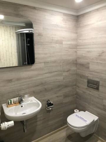 Фото номера Двухместный номер с 1 кроватью Отель Hotel Restauracja Willa Radwan г. Aleksandrów Kujawski 8